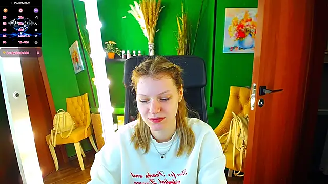 Snapshot of MaryHiggins chatting on 03/05/25, 07:27 MaryHiggins online show from 03/05/25, 07:27