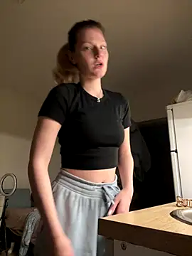 MaryHiggins online show from 10/26/25, 08:37