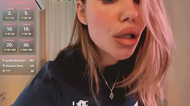 Snapshot of Roxana_Wet_ chatting on 02/16/25, 04:53 Roxana Wet online show from 02/16/25, 04:53