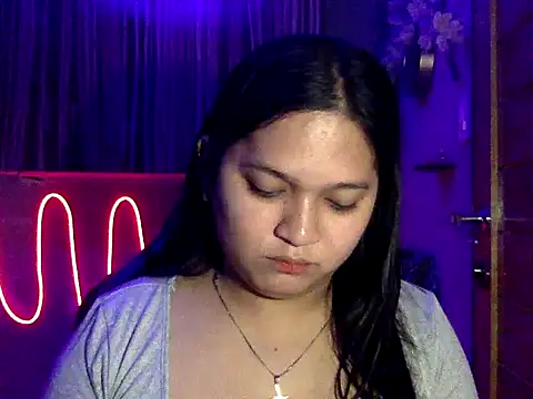 EmpressYna online show from 10/18/25, 11:00