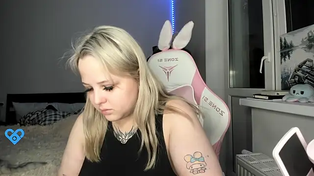 Snapshot of B_Ratz chatting on 11/02/25, 07:05 B Ratz online show from 11/02/25, 07:05