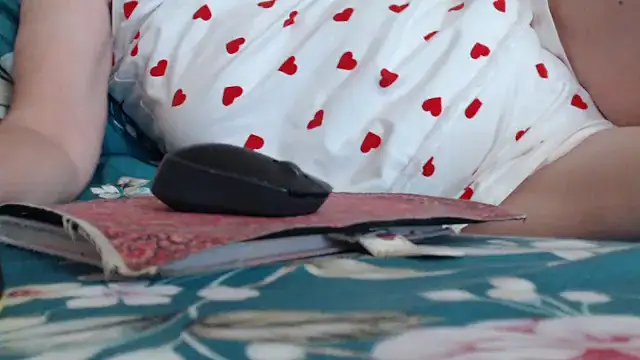 Snapshot of Anabelldestiny chatting on 10/25/25, 10:34 Anabelldestiny online show from 10/25/25, 10:34