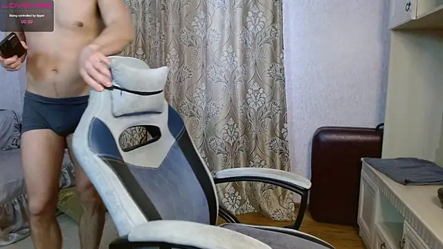 Snapshot of Aestheticguy101 chatting on 02/24/25, 12:48 Aestheticguy101 online show from 02/24/25, 12:48