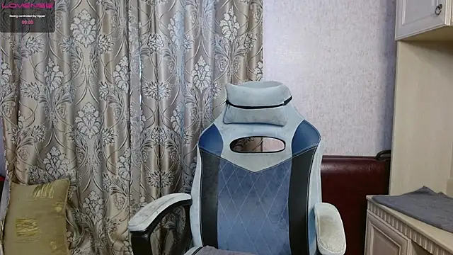 Snapshot of Aestheticguy101 chatting on 03/13/25, 06:16 Aestheticguy101 online show from 03/13/25, 06:16