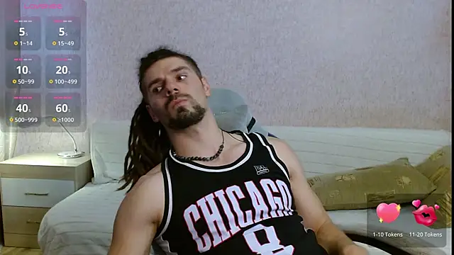 Snapshot of Aestheticguy101 chatting on 10/11/25, 11:31 Aestheticguy101 online show from 10/11/25, 11:31