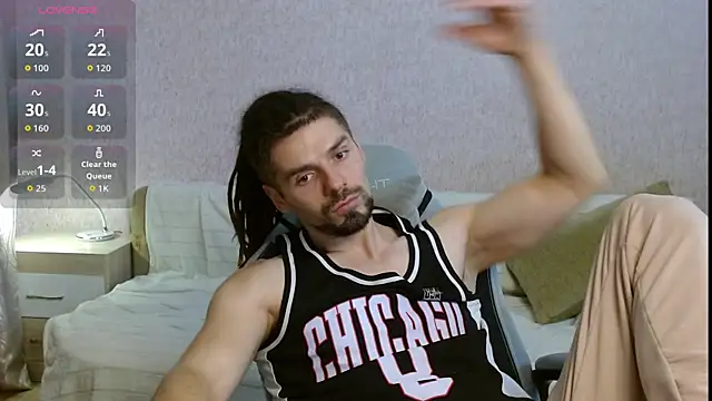 Snapshot of Aestheticguy101 chatting on 10/14/25, 01:34 Aestheticguy101 online show from 10/14/25, 01:34