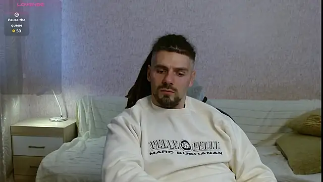 Snapshot of Aestheticguy101 chatting on 10/17/25, 12:41 Aestheticguy101 online show from 10/17/25, 12:41