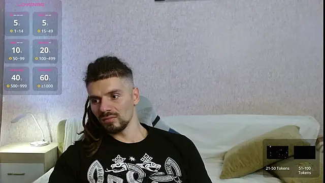 Snapshot of Aestheticguy101 chatting on 10/22/25, 10:59 Aestheticguy101 online show from 10/22/25, 10:59