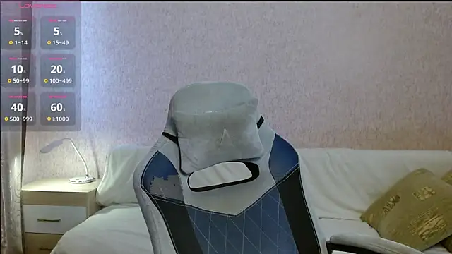 Snapshot of Aestheticguy101 chatting on 10/24/25, 11:17 Aestheticguy101 online show from 10/24/25, 11:17