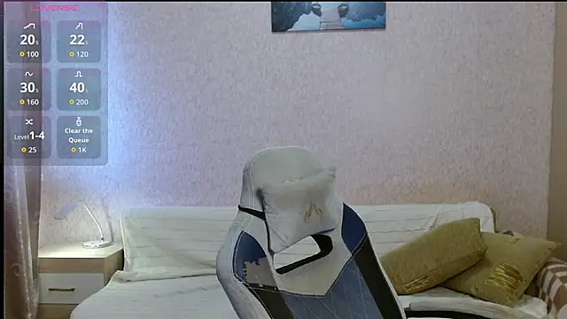 Snapshot of Aestheticguy101 chatting on 10/31/25, 11:11 Aestheticguy101 online show from 10/31/25, 11:11