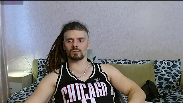 Snapshot of Aestheticguy101 chatting on 11/30/25, 11:36 Aestheticguy101 online show from 11/30/25, 11:36