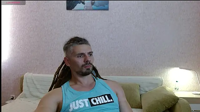 Snapshot of Aestheticguy101 chatting on 06/22/26, 04:37 Aestheticguy101 online show from 06/22/26, 04:37