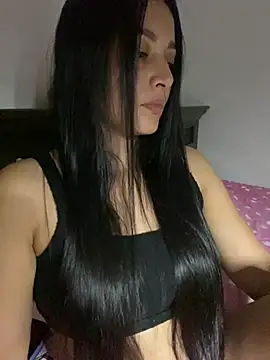 Snapshot of vellaAngel chatting on 12/12/24, 03:54 vellaAngel online show from 12/12/24, 03:54