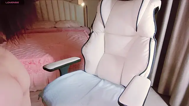 Snapshot of Girl__Funny chatting on 01/25/25, 04:13 Girl Funny online show from 01/25/25, 04:13