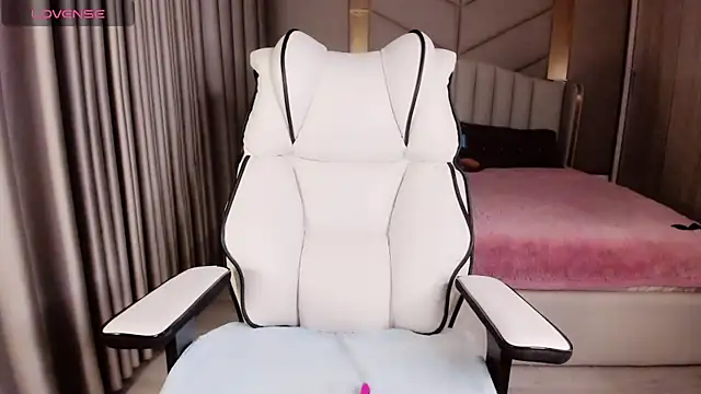 Snapshot of Girl__Funny chatting on 01/05/26, 08:34 Girl Funny online show from 01/05/26, 08:34