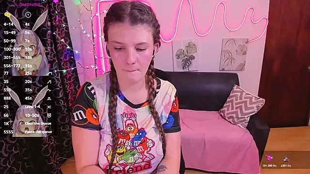 MillySandlerr online show from 12/21/25, 01:51