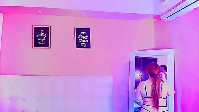 Snapshot of hotpawgmilf chatting on 01/30/25, 12:37 hotpawgmilf online show from 01/30/25, 12:37