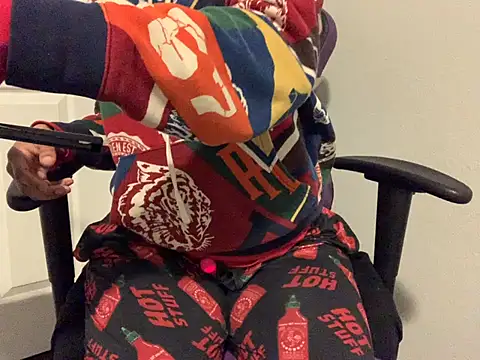 Snapshot of RylHoneyy chatting on 12/12/24, 06:36 RylHoneyy online show from 12/12/24, 06:36