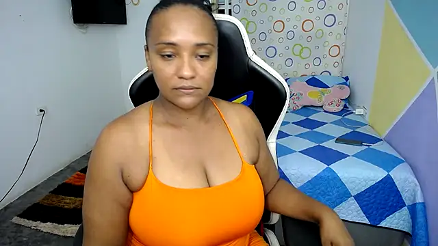 Snapshot of marysol83 chatting on 01/24/25, 02:39 marysol83 online show from 01/24/25, 02:39