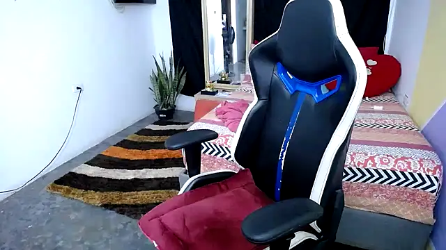 Snapshot of marysol83 chatting on 02/22/25, 07:34 marysol83 online show from 02/22/25, 07:34