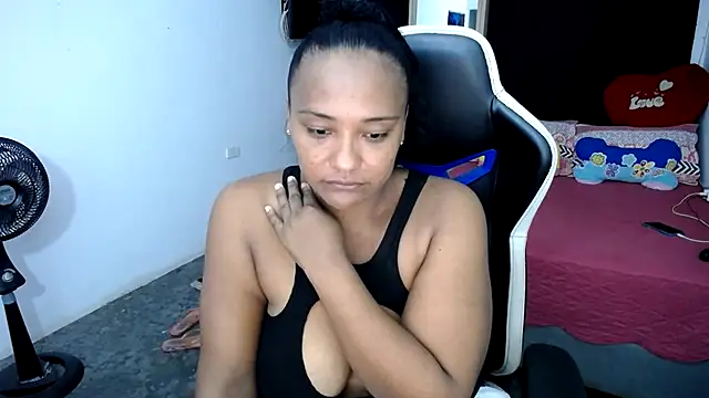 Snapshot of marysol83 chatting on 02/28/25, 01:47 marysol83 online show from 02/28/25, 01:47