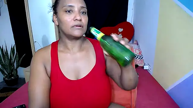 Snapshot of marysol83 chatting on 03/02/25, 06:51 marysol83 online show from 03/02/25, 06:51