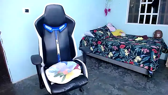 Snapshot of marysol83 chatting on 12/03/25, 12:29 marysol83 online show from 12/03/25, 12:29