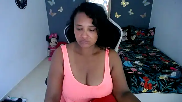 Snapshot of marysol83 chatting on 06/12/26, 03:05 marysol83 online show from 06/12/26, 03:05