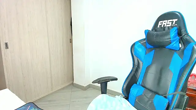 sophiax-x online show from 09/19/25, 11:00