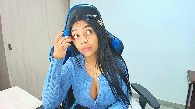 sophiax-x online show from 10/03/25, 12:02