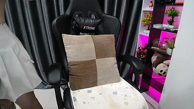 Yuki-yio online show from 03/20/25, 01:24