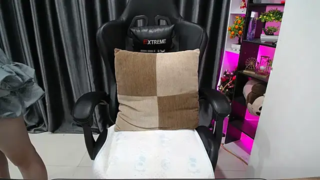 Yuki-yio online show from 09/14/25, 12:32