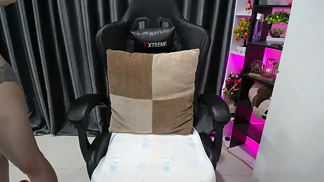 Yuki-yio online show from 09/15/25, 01:16