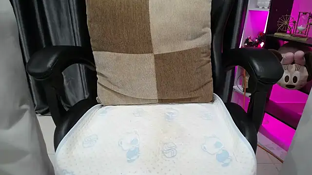 Yuki-yio online show from 09/27/25, 01:21