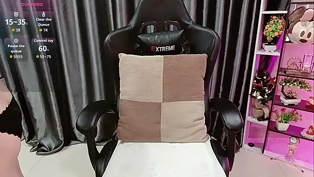 Yuki-yio online show from 11/04/25, 01:05