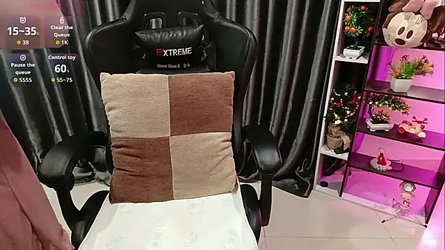 Yuki-yio online show from 12/22/25, 01:24