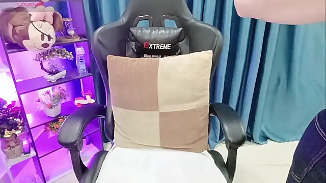 Yuki-yio online show from 03/18/26, 01:20