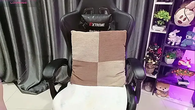 Yuki-yio online show from 03/27/26, 01:11