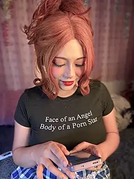 Snapshot of seraphine23 chatting on 12/12/24, 03:43 seraphine23 online show from 12/12/24, 03:43