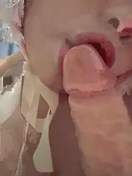 Snapshot of seraphine23 chatting on 02/22/25, 06:39 seraphine23 online show from 02/22/25, 06:39