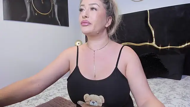 Snapshot of lisa2018 chatting on 03/11/25, 01:26 lisa2018 online show from 03/11/25, 01:26