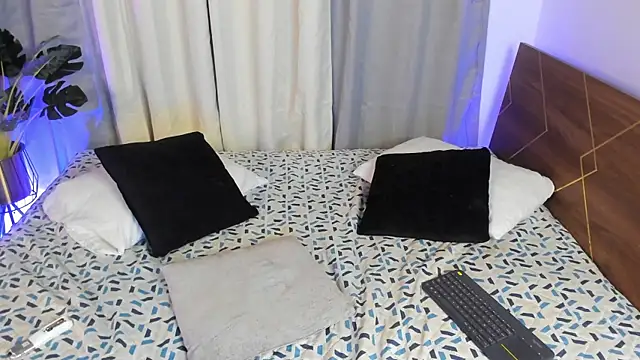 Amy art online show from 09/27/25, 08:47