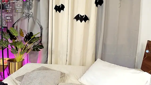 Amy art online show from 10/08/25, 08:50