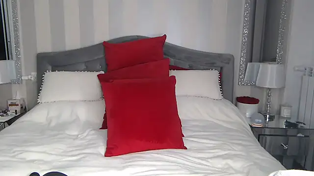 LuanaColucci online show from 02/12/26, 02:45