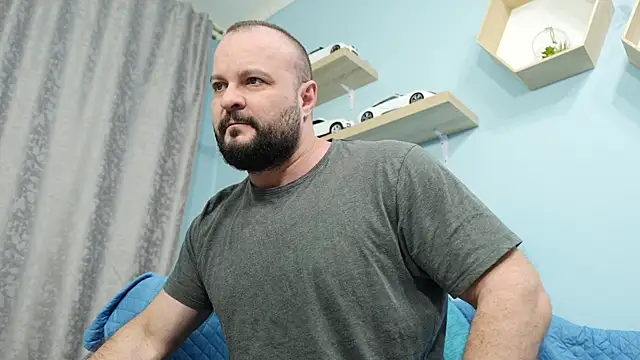 Snapshot of Muscle_Bear chatting on 02/03/25, 02:02 Muscle Bear online show from 02/03/25, 02:02