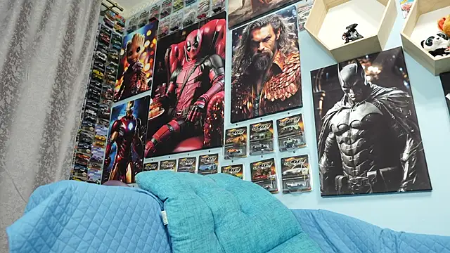 Snapshot of Muscle_Bear chatting on 09/15/25, 04:18 Muscle Bear online show from 09/15/25, 04:18