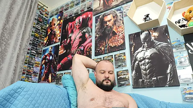 Snapshot of Muscle_Bear chatting on 09/17/25, 03:46 Muscle Bear online show from 09/17/25, 03:46