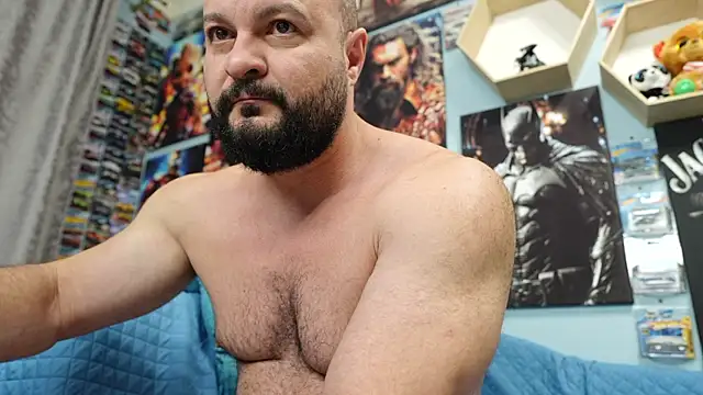 Snapshot of Muscle_Bear chatting on 09/19/25, 04:25 Muscle Bear online show from 09/19/25, 04:25