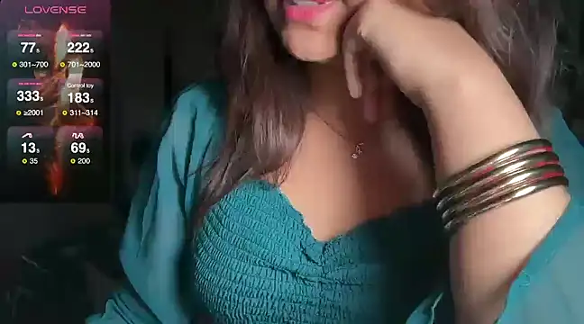 Snapshot of Sizzling__ZAARA chatting on 12/18/24, 12:29 Sizzling ZAARA online show from 12/18/24, 12:29