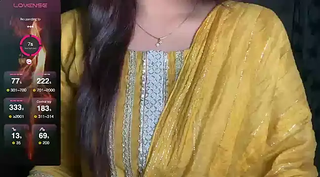 Snapshot of Sizzling__ZAARA chatting on 12/22/24, 06:39 Sizzling ZAARA online show from 12/22/24, 06:39